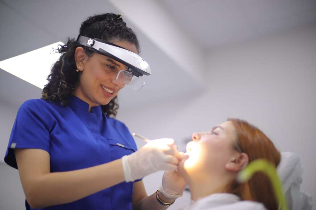 Karşıyaka'da diş hekimi seçerken nelere dikkat edilmeli?